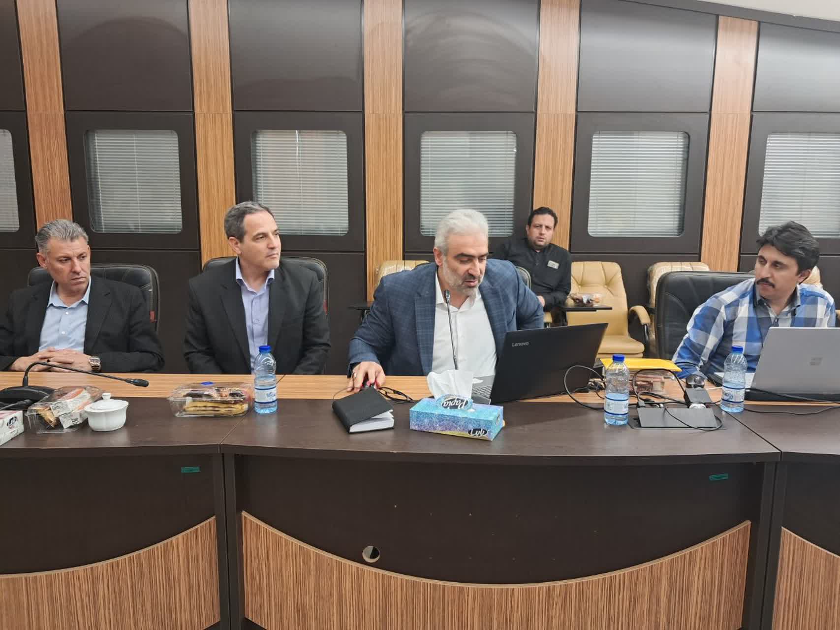 دکتر مجتبی عباس قربانی مدیر آزمایشگاه فنی و مکانیک خاک استان قزوین در نشست شهرداران استان قزوین؛ هدف از انجام آزمایشات کنترل کیفی، تضمین کیفیت است